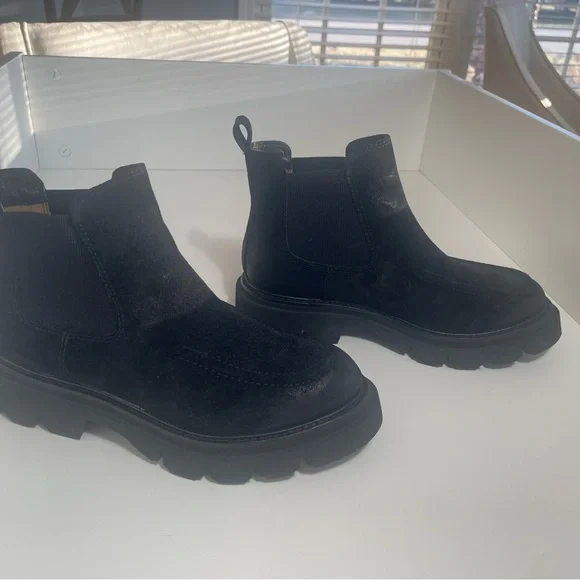 Sofft Samira Black Suede Ankle Booties - Picture 5 of 6